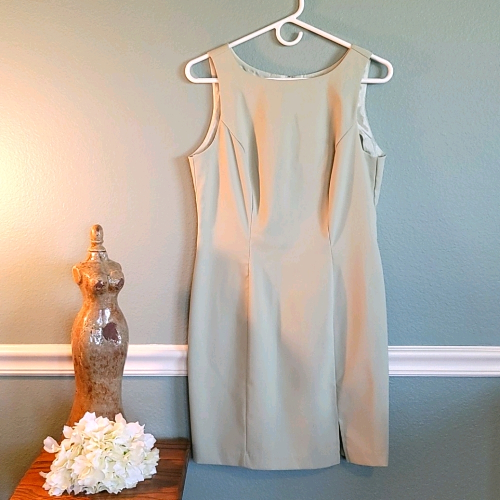 Be Smart Sleeveless Green Dress
